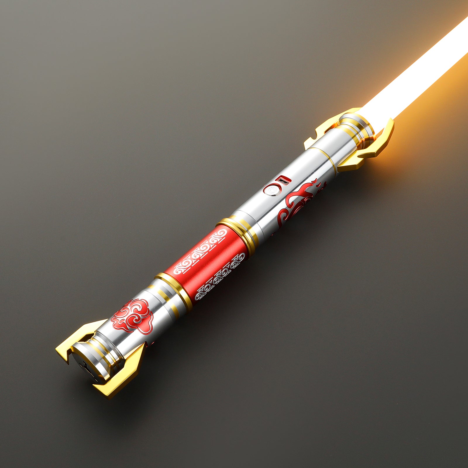 Colmillo lightsaber